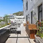 Atlantic Views Luxury 2-Bed With Pool In Sea Point