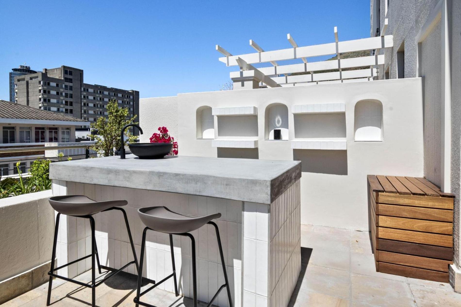 Atlantic Views Luxury 2-bed With Pool In Sea Point *