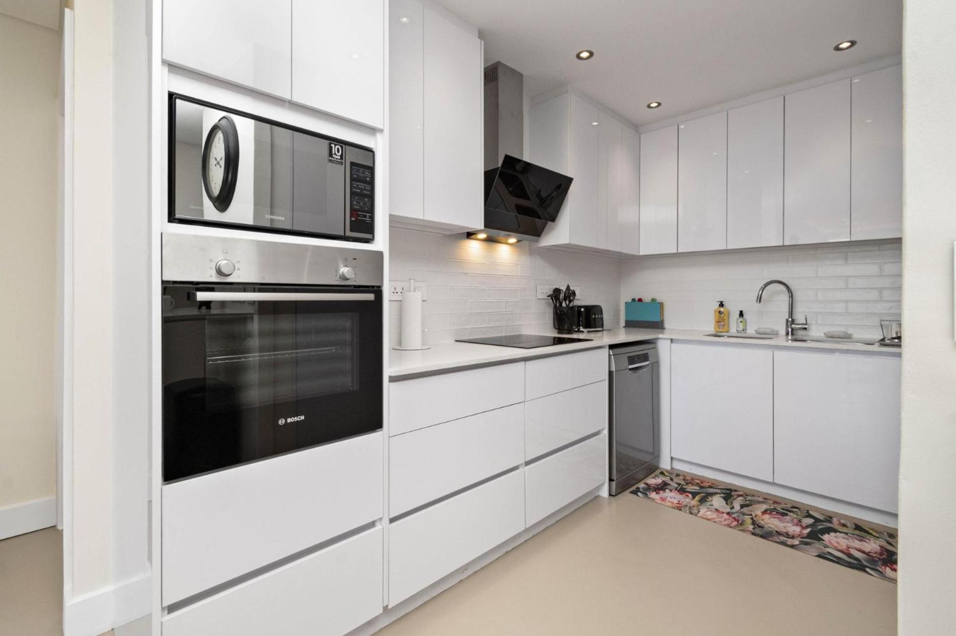 Apartamento Atlantic Views Luxury 2-bed With Pool In Sea Point
